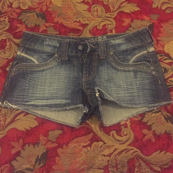 Refuge denim shorts, never worn, missing tags - Picture 1 of 8