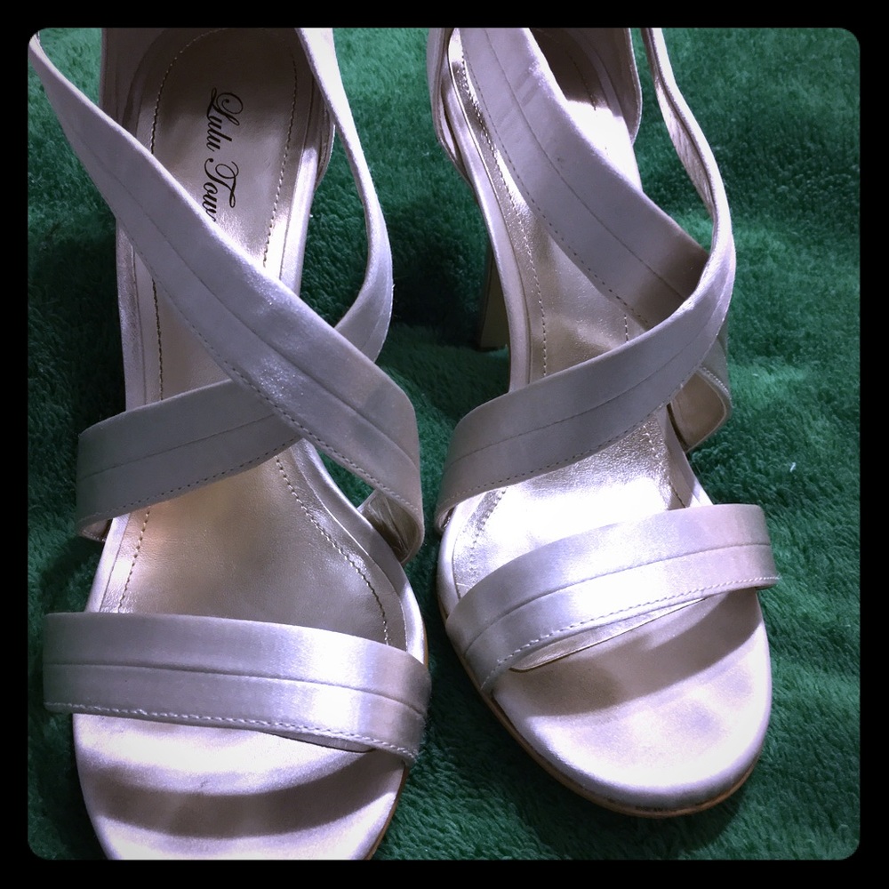 Champagne silk colored heels size 9