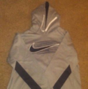 Nike hoodie top thermilfit