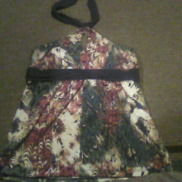Halter top - Picture 1 of 1