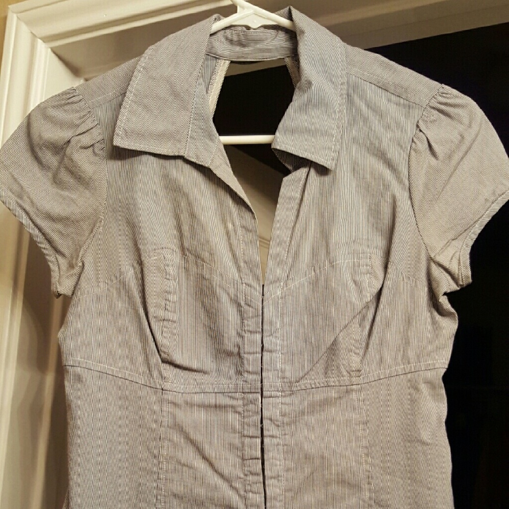 GUESS WHITE AND NAVY TOP - S - $15 OBO