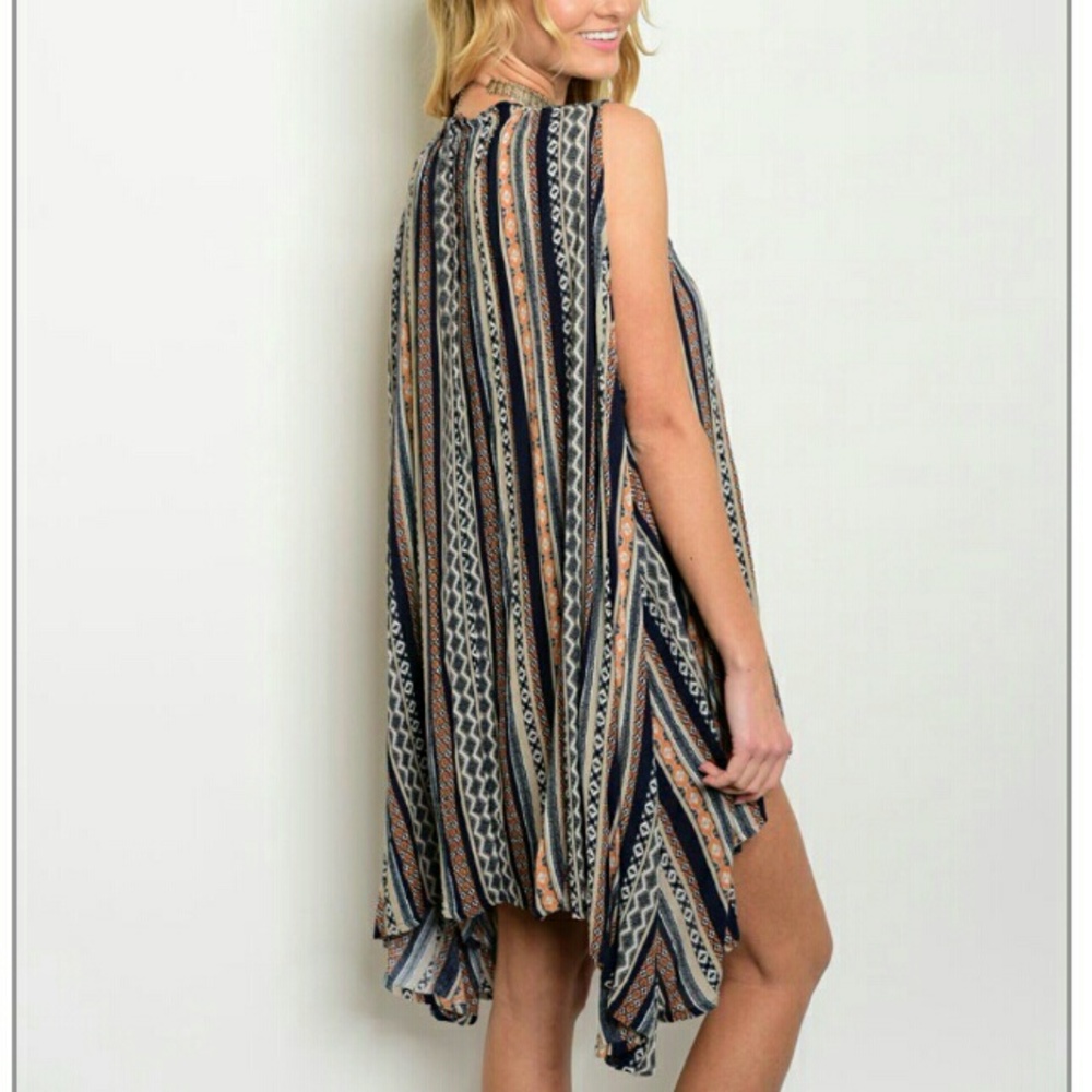 🔴SOLD🔴Can't unsee this tunic top. - Picture 2 of 8