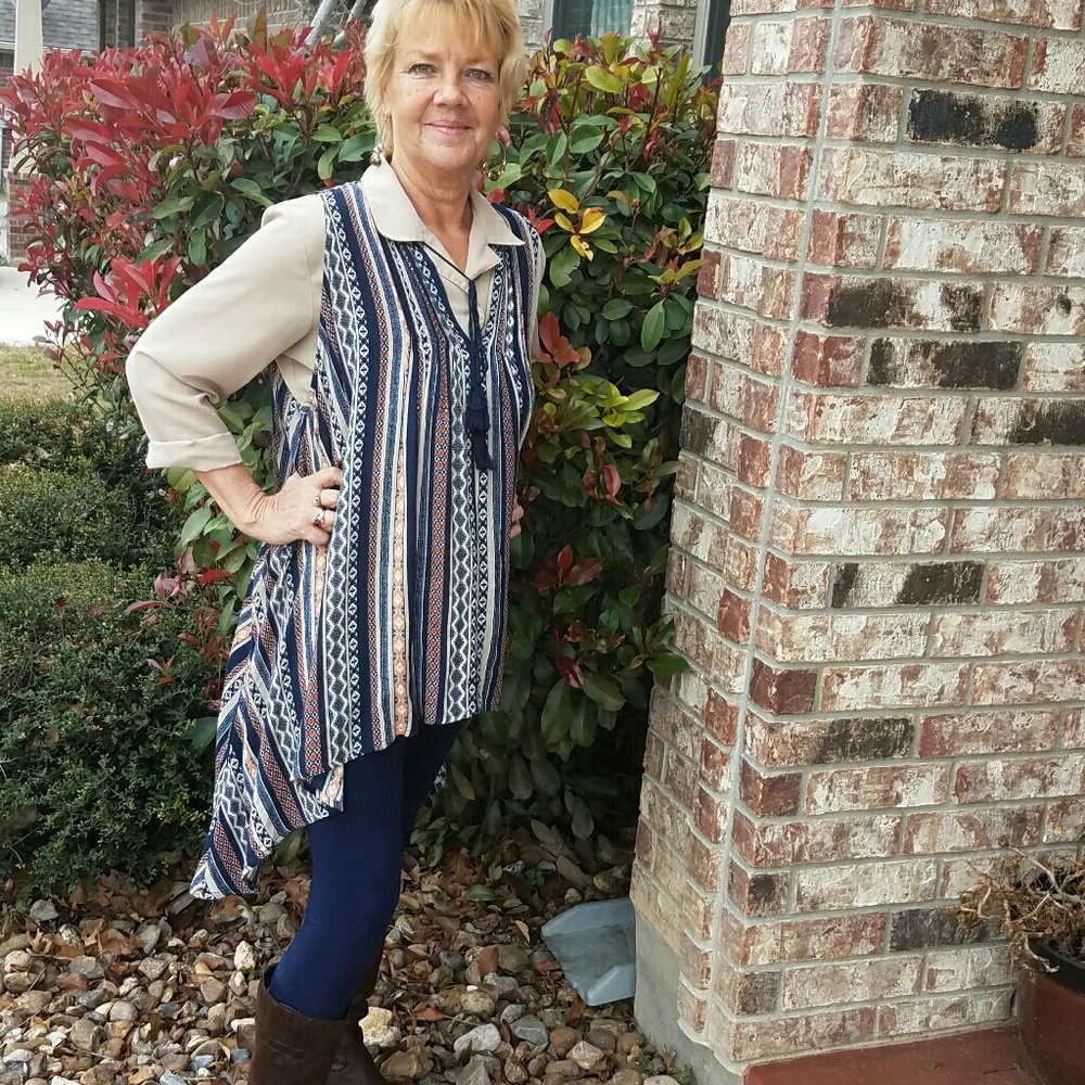 🔴SOLD🔴Can't unsee this tunic top. - Picture 8 of 8
