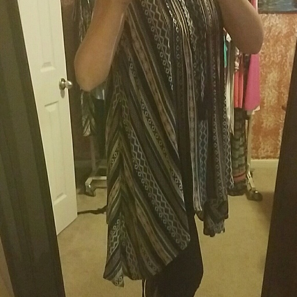 🔴SOLD🔴Can't unsee this tunic top. - Picture 5 of 8