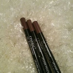 CLOSET CLOSING 8/15 NEW, Nabi Set of 3 Lip liners