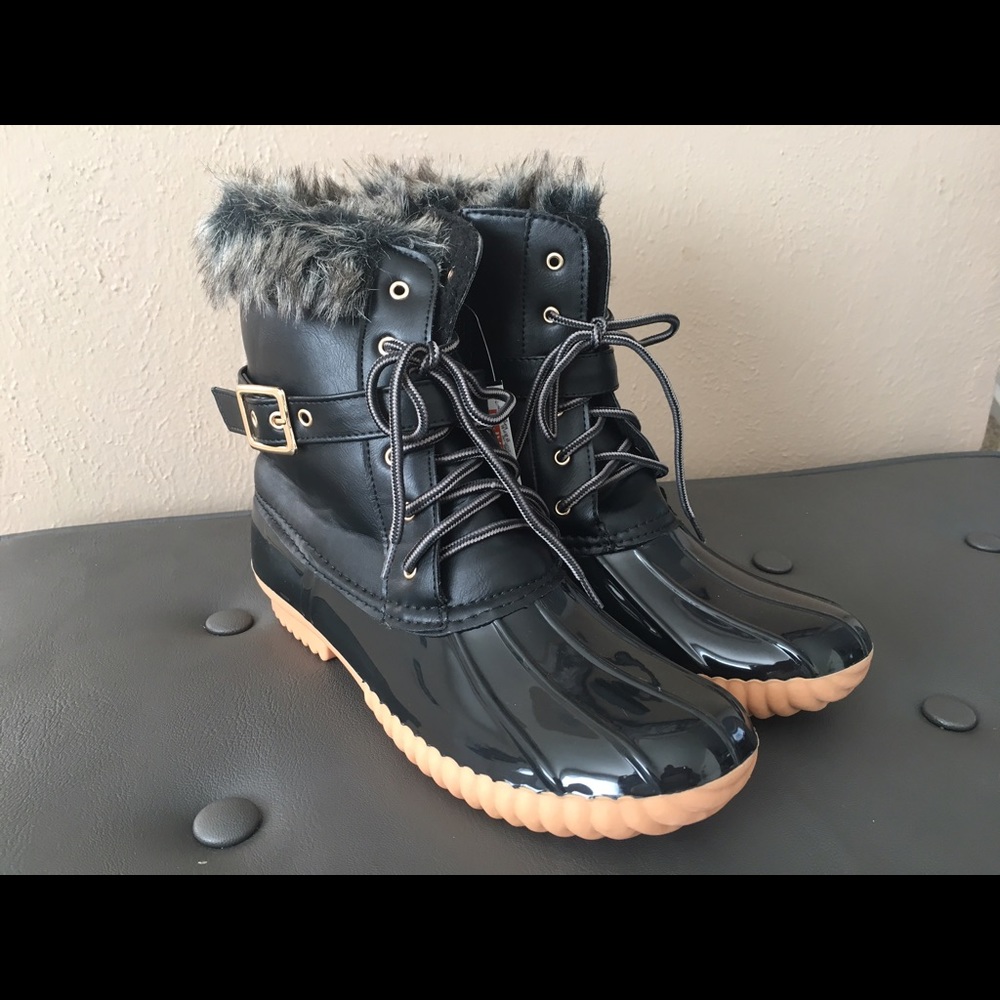 BNWT Black Fur Duck Boots