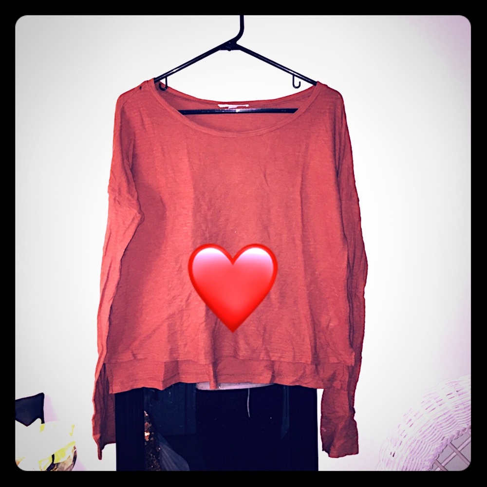 Long sleeve oversized front cropped tee