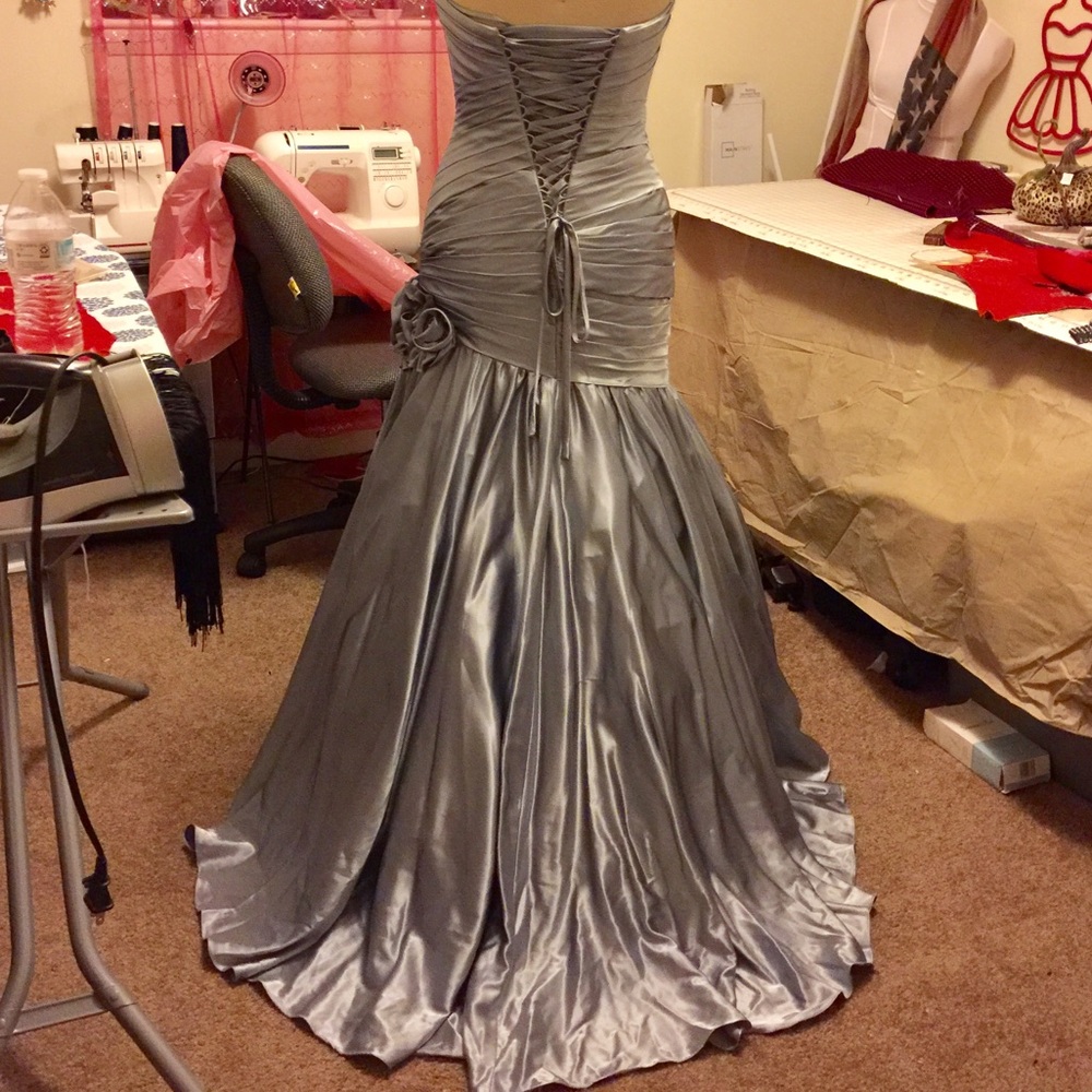 Beautiful strapless wedding, prom or ball dress