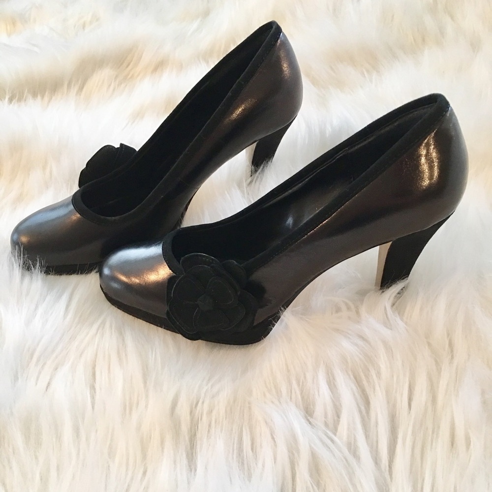 👠Classic Heel with Flower Accent👠