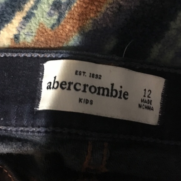 dark abercrombie jeans - Picture 2 of 3