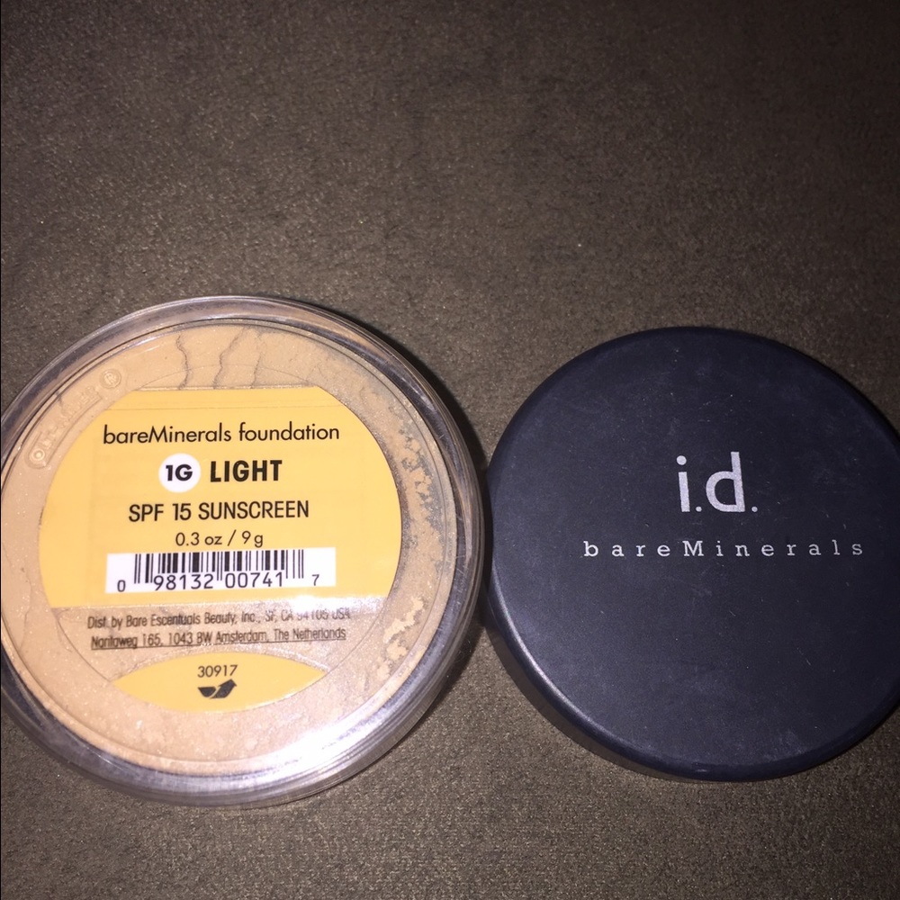 Bare minerals powder foundation