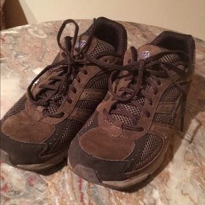 avia hiking shoes