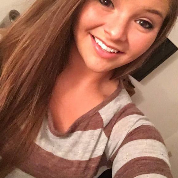 Meet your Posher, Melissa - Picture 1 of 1