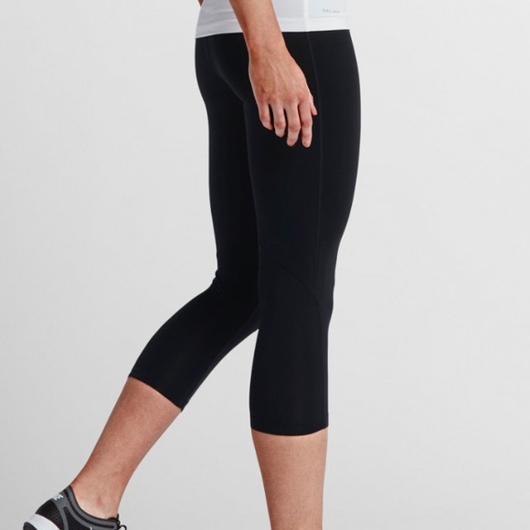 🆕NIKE PRO Hypercool Capri leggings, NWT! Sz S, M - Picture 2 of 4