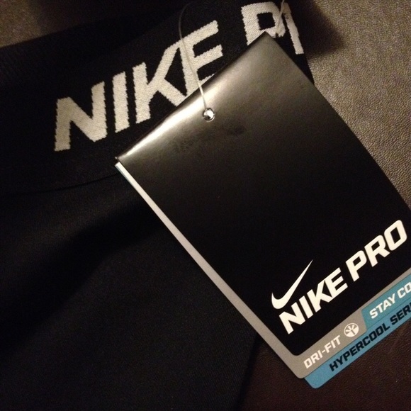 🆕NIKE PRO Hypercool Capri leggings, NWT! Sz S, M - Picture 3 of 4