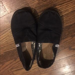 EUC Black Toms 12