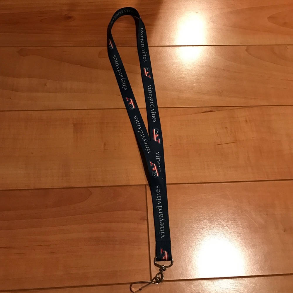 vineyard vines lanyard