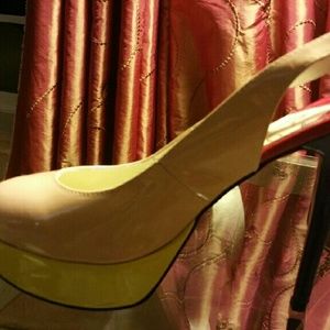 Meet your Posher, Augustina