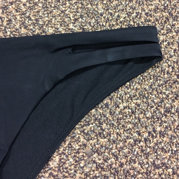 LSpace like bikini bottoms - Picture 2 of 4