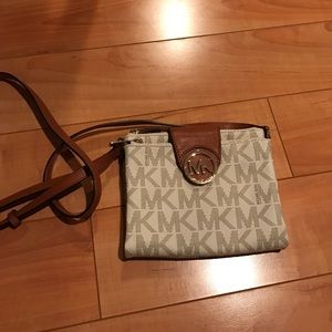 Micheal Kors cross body