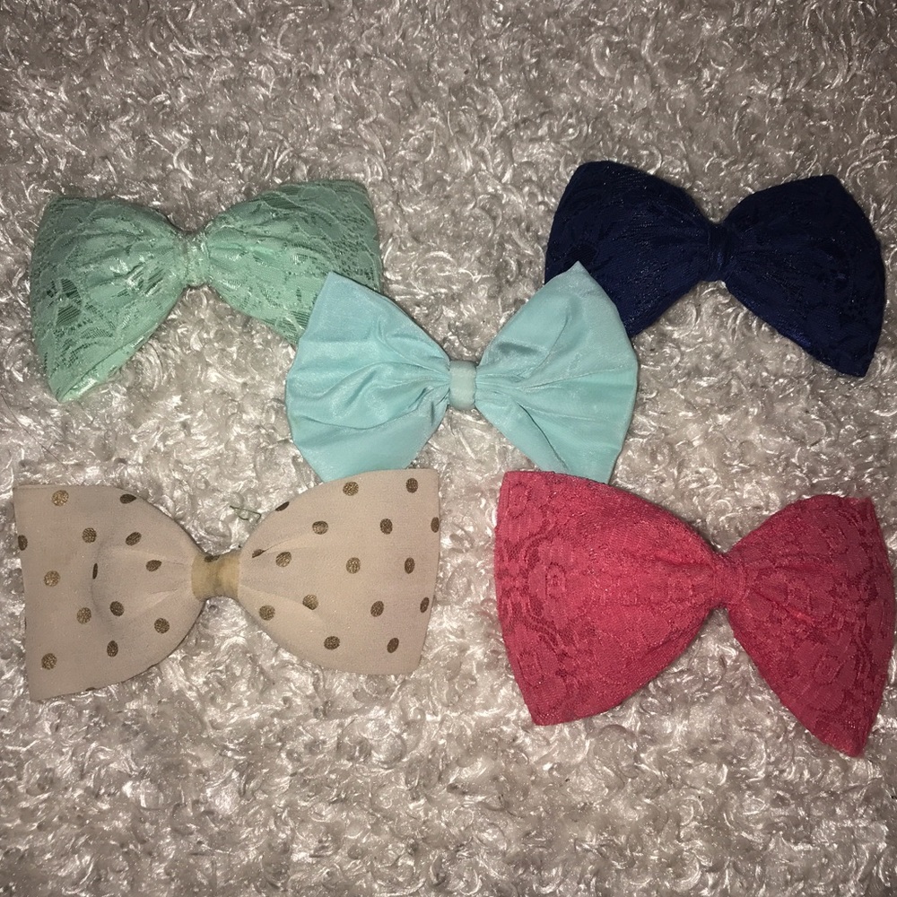5 Claire's Hair Bows