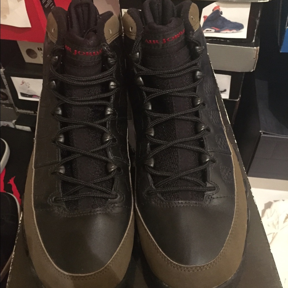 Air Jordan retro 9 Olive Sz 9.5