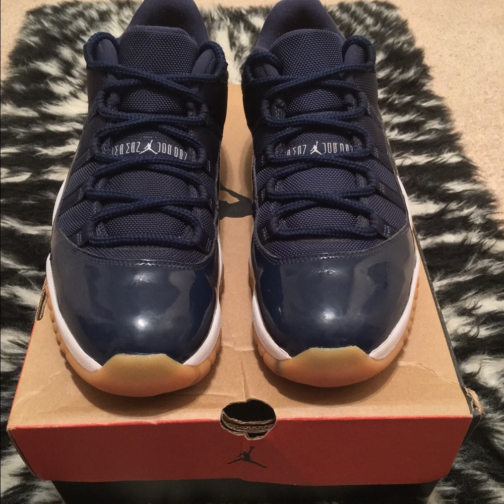 Gum Bottom 11's