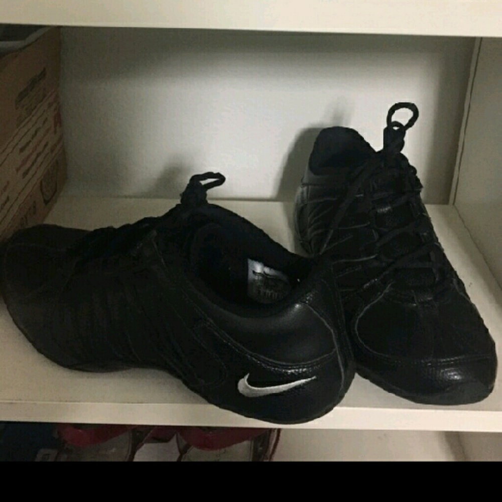 Nike Musique IV Women's tennis shoes