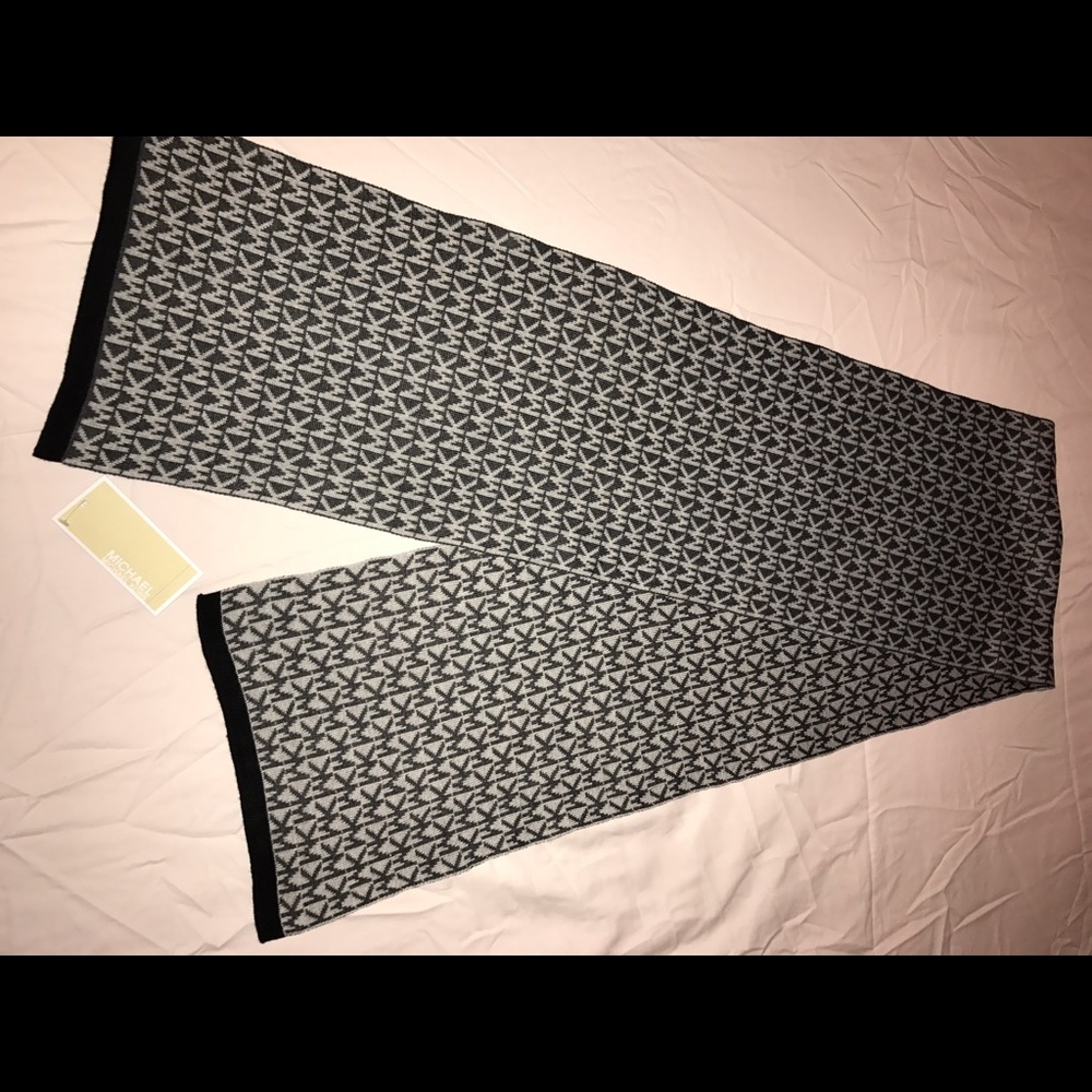 Michael Kors logo scarf