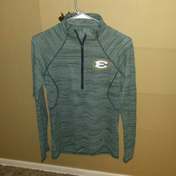 Under Armour Tops - Under Armour fitted long sleeve shirt