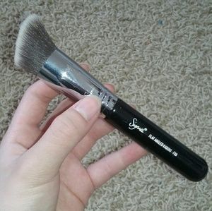 Sigma F88 flat angled kabuki brush