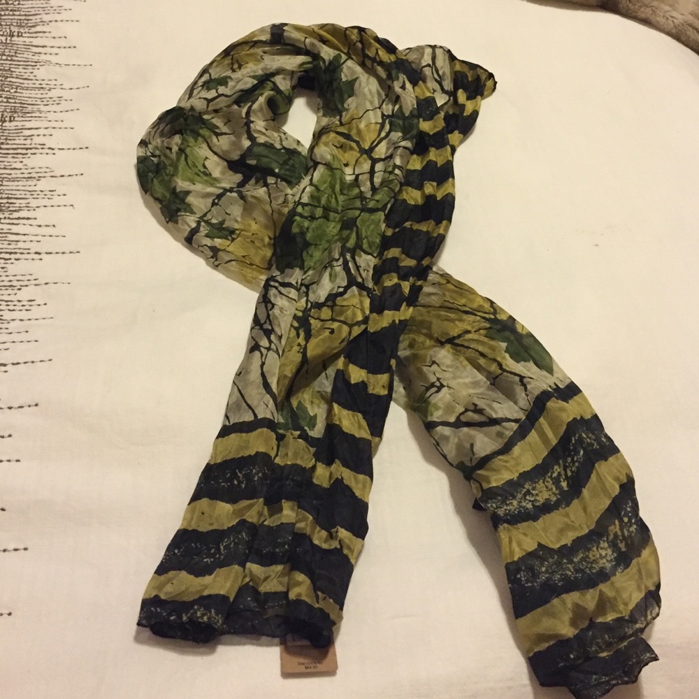 100% silk Leaf patterned scarf