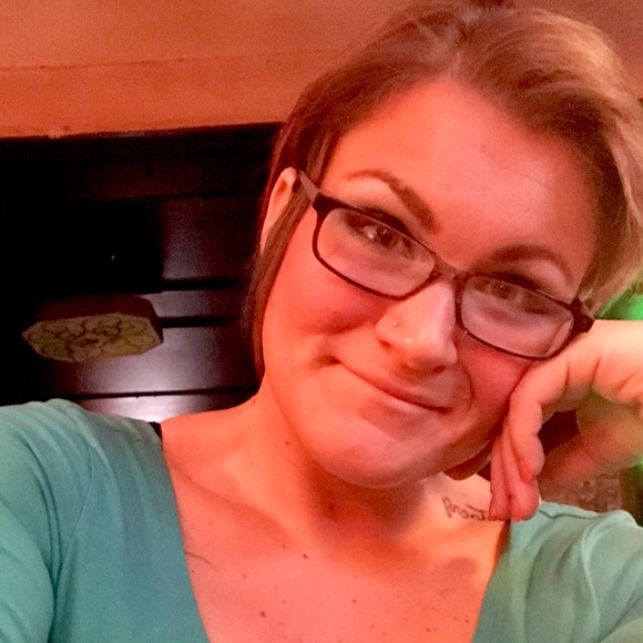 Meet your Posher, Renee - Picture 1 of 1