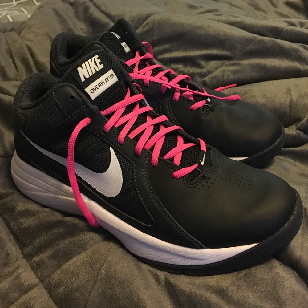 Nike Overplay VIII women's basketball shoe