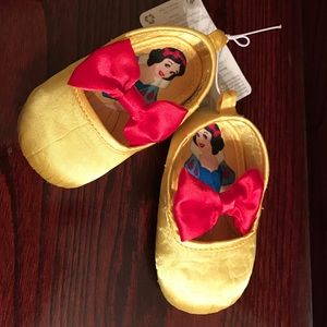 Snow White flats