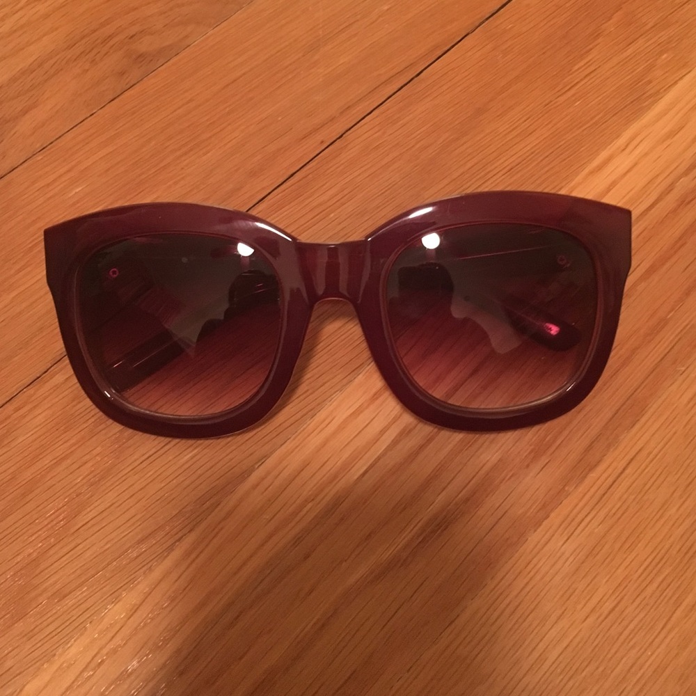 Vince Camuto Maroon sunglasses