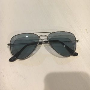 Ray ban aviators 52"