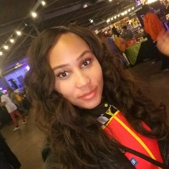 Meet your Posher, Leisha - Picture 3 of 3