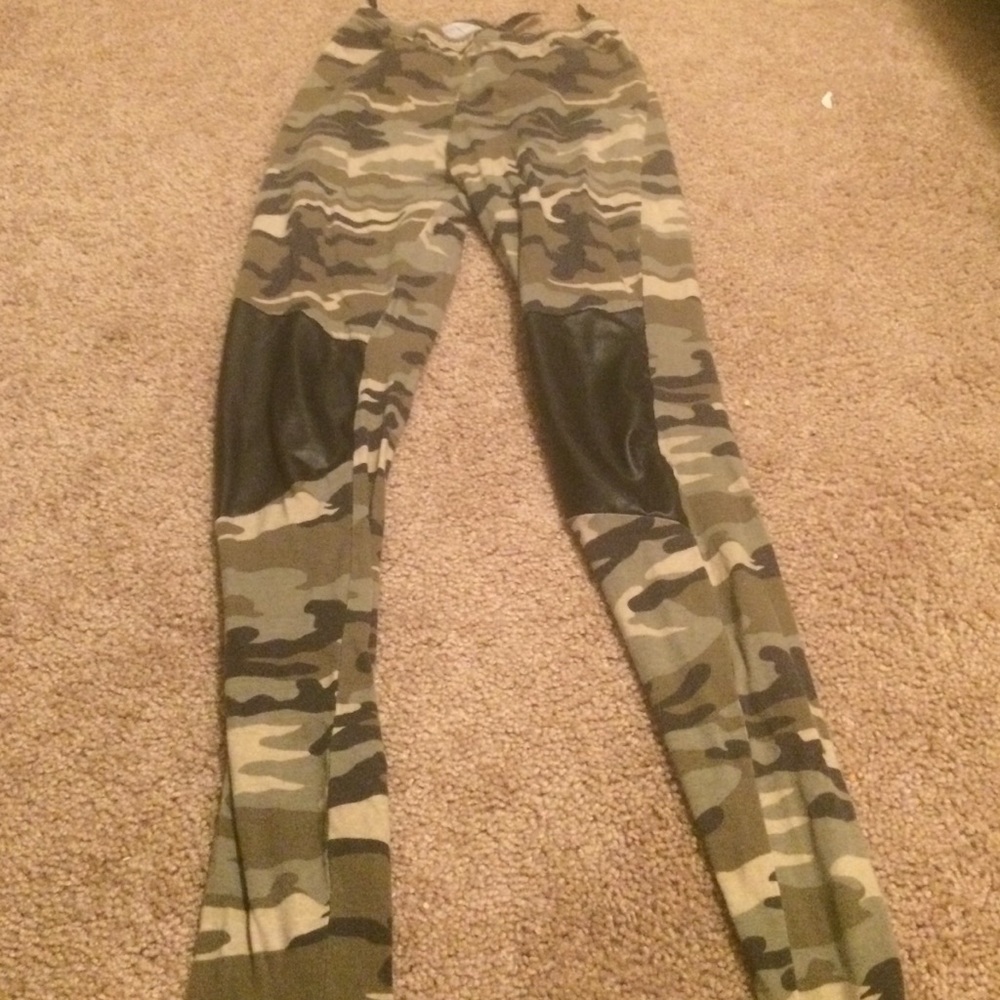 Camo leggings