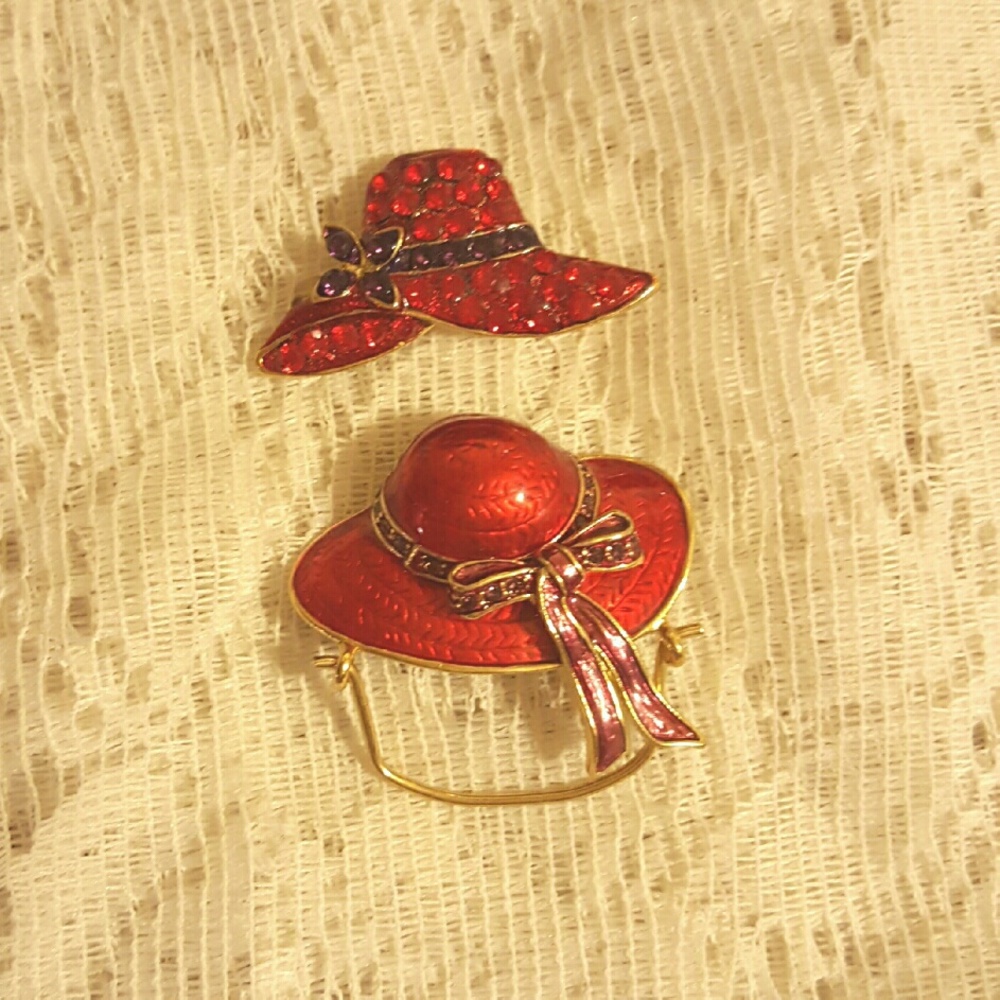 2 pc redhat society brooches