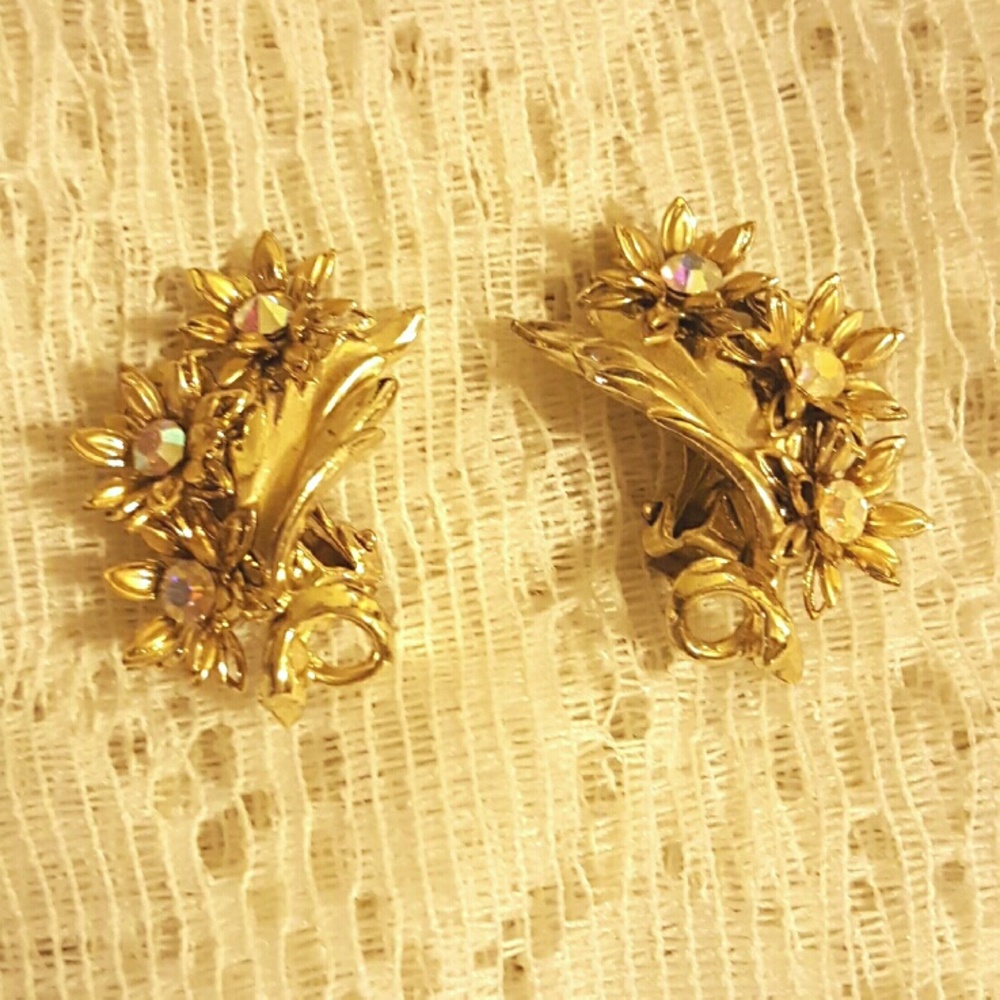 Vintage clip earrings