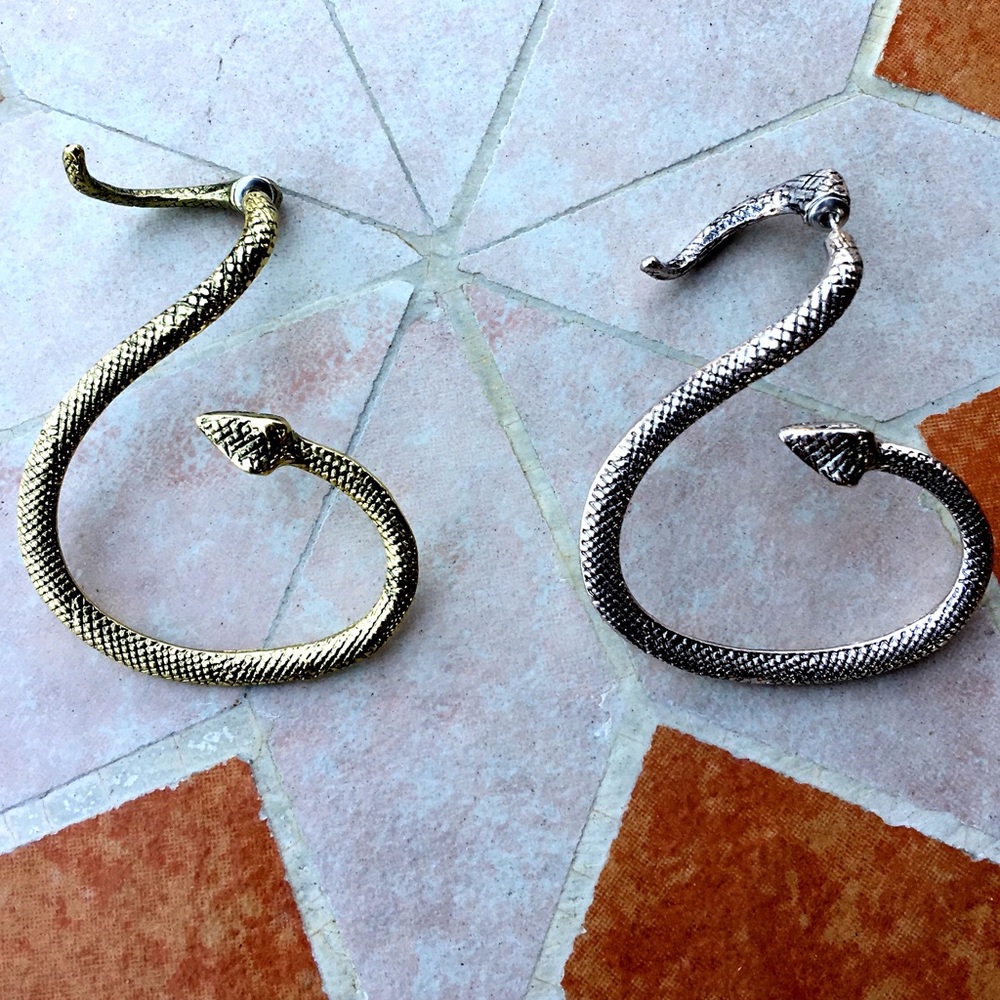 Evil Winding Serpent Punk Ear Cuff -Silver or Gold - Picture 6 of 7