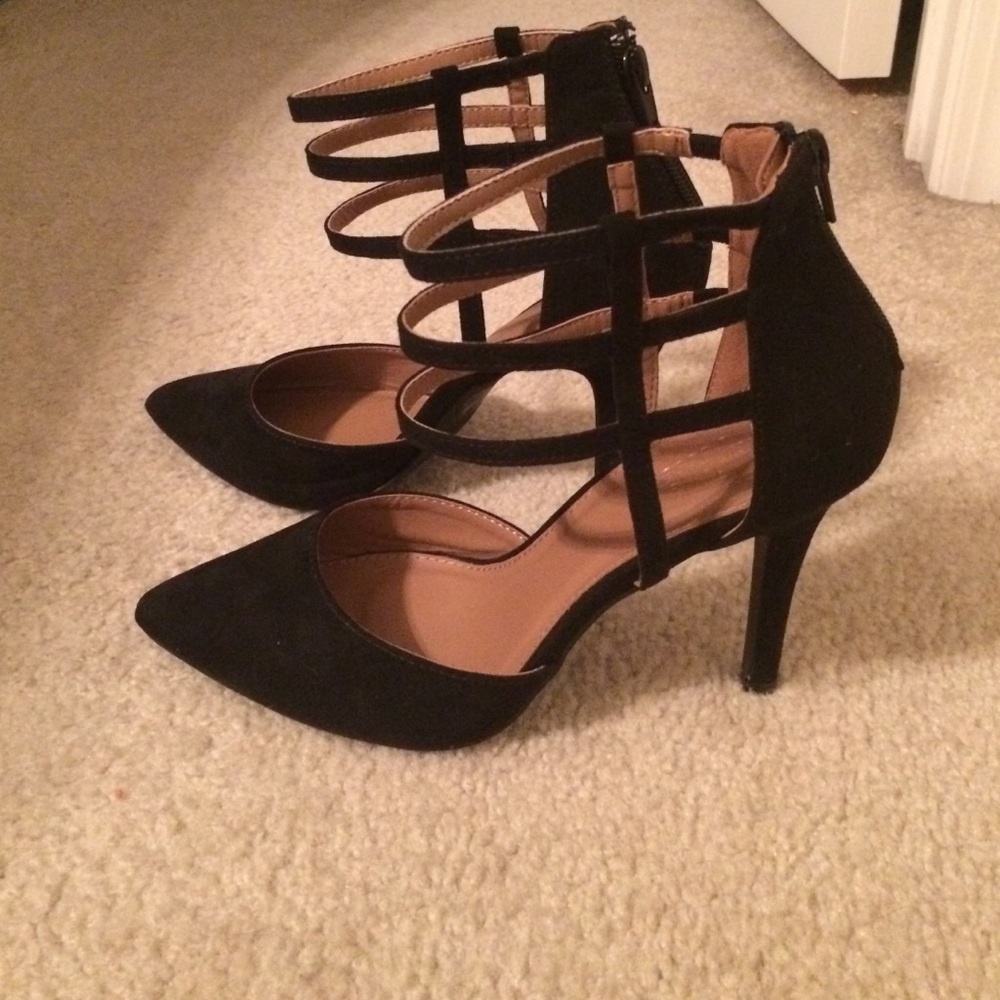 NEW! Strappy black suede heels