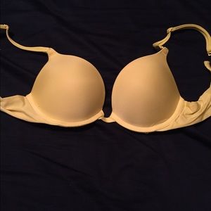 Victoria's Secret push up bra 32B