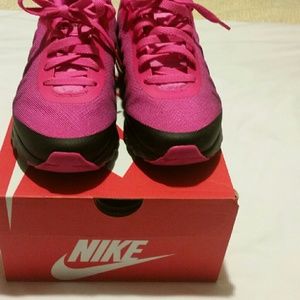 Women's nike air tennis shoes