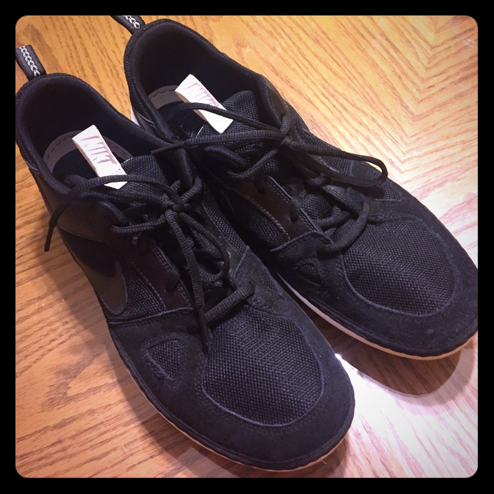 Nike Solarsoft Black Sz10 fits like a 9.5