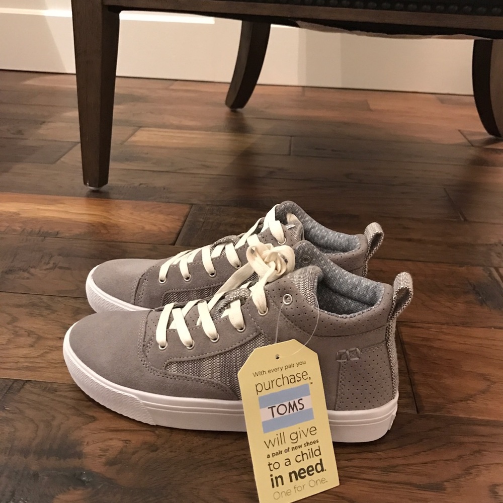 NIB Toms Camilla High Top Suede Sneaker