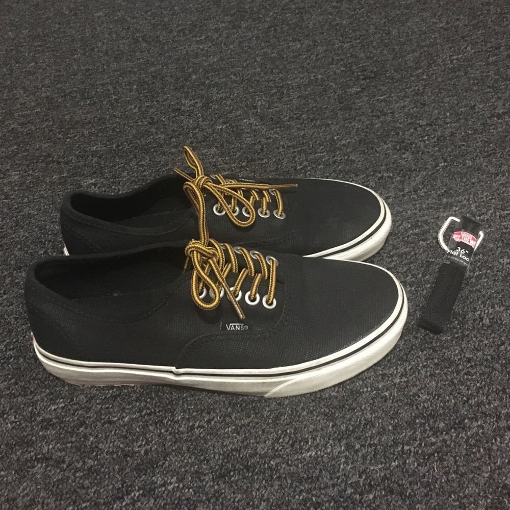 Vans Black Authentic