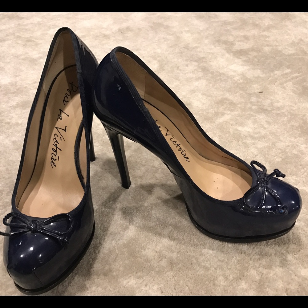 Pour La Victoire heels