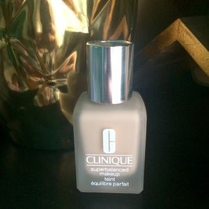 Clinique super balanced foundation
